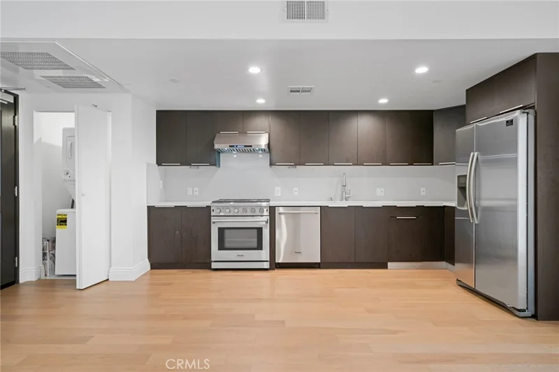 2939 Leeward Avenue 605, Los Angeles, CA 90005
