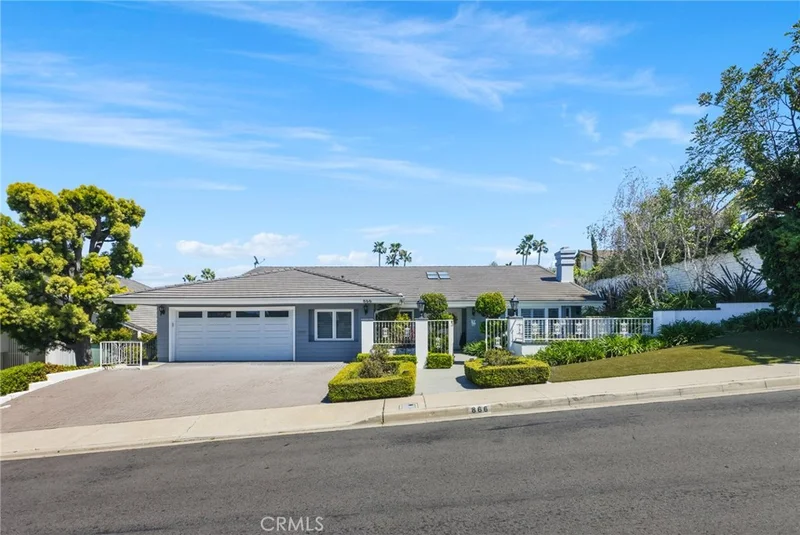 866 N Holly Glen Drive, Long Beach, CA 90815