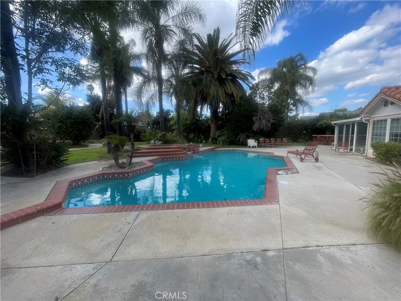 8529 Keokuk Avenue, Winnetka, CA 91306