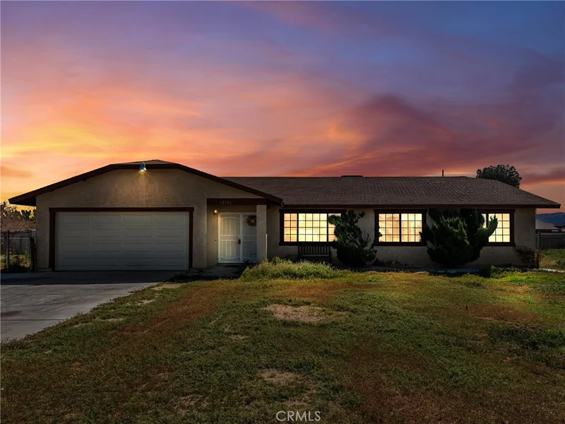 12551 Running Deer Road, Apple Valley, CA 92308