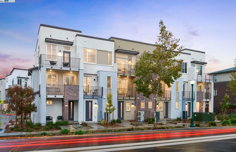 429 Martin Mariner Ave, Alameda, CA 94501