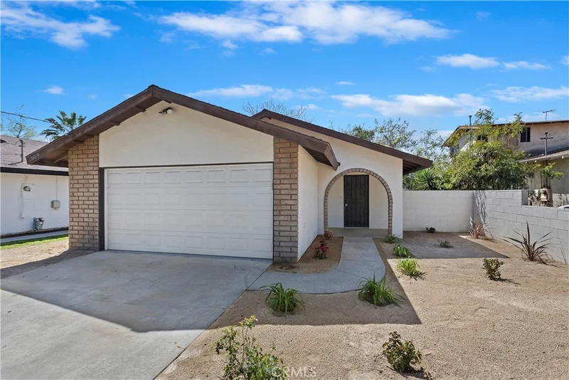 1009 Washington Street, Redlands, CA 92374