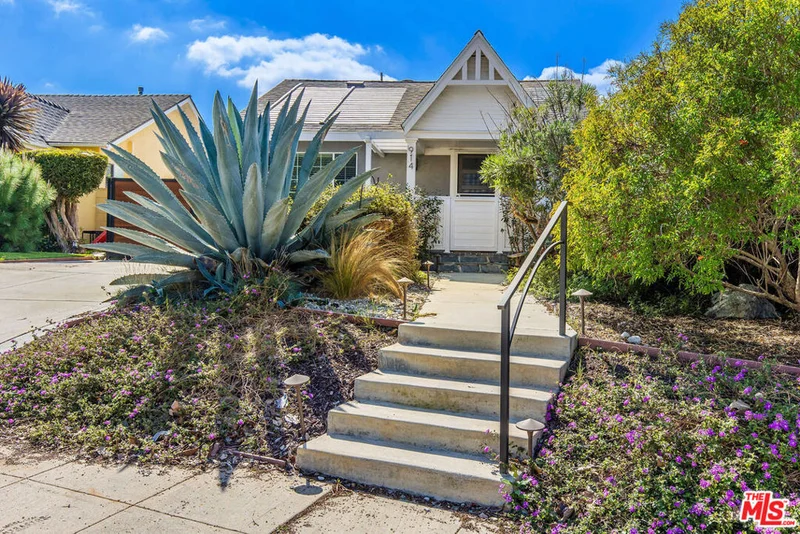 914 E Fairview Boulevard, Inglewood, CA 90302