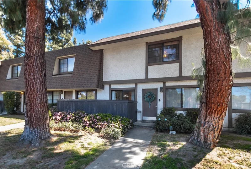 18560 Vanowen Street 29, Reseda, CA 91335