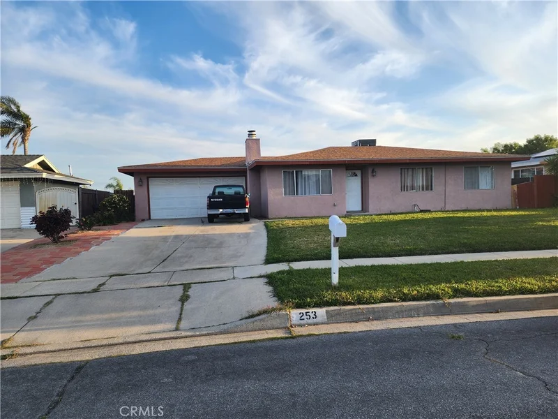 253 W Chaparral Street, Rialto, CA 92376