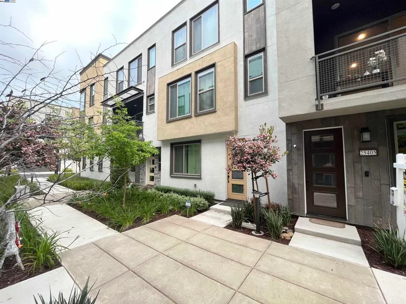 25405 Parklane Dr, Hayward, CA 94544