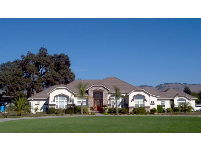 11550 Center, Gilroy, CA 95020