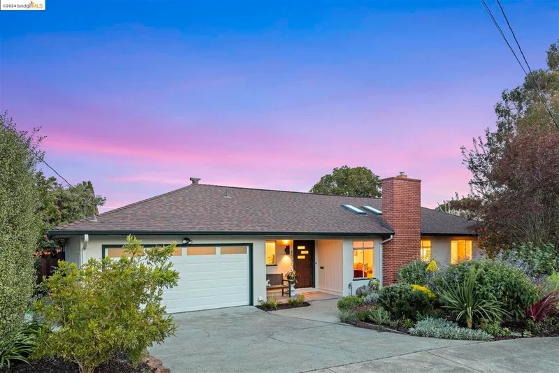 4546 Toyon, Oakland, CA 94619