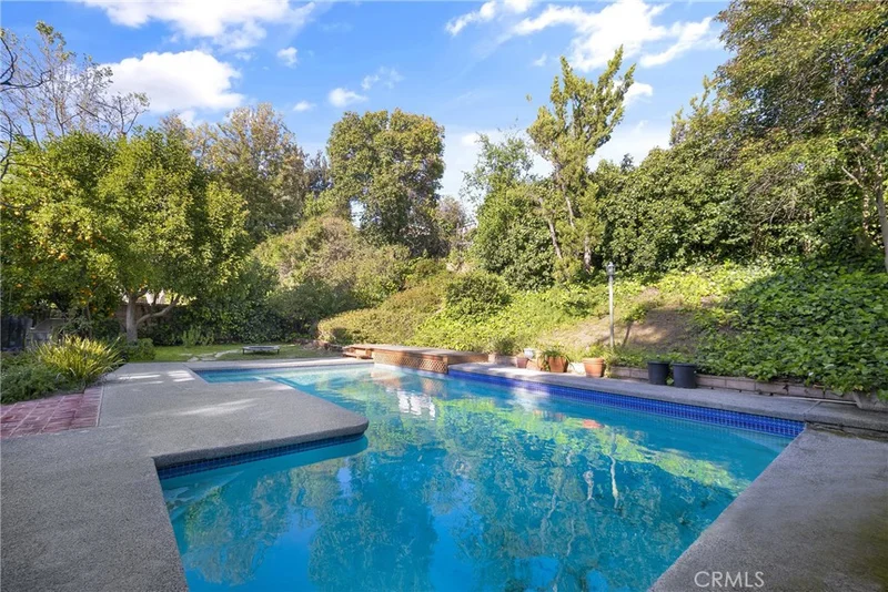 4222 Kingfisher Road, Calabasas, CA 91302