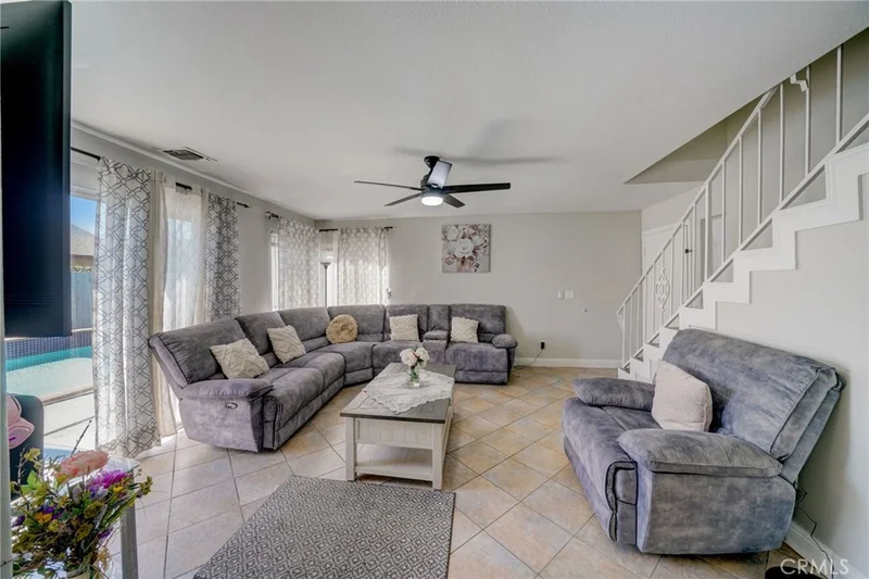 8961 Summerwood Way, Fontana, CA 92335