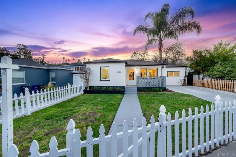 4524 Palm Avenue, La Mesa, CA 91941