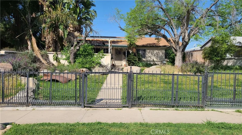 1016 Fairfax Road, Bakersfield, CA 93306