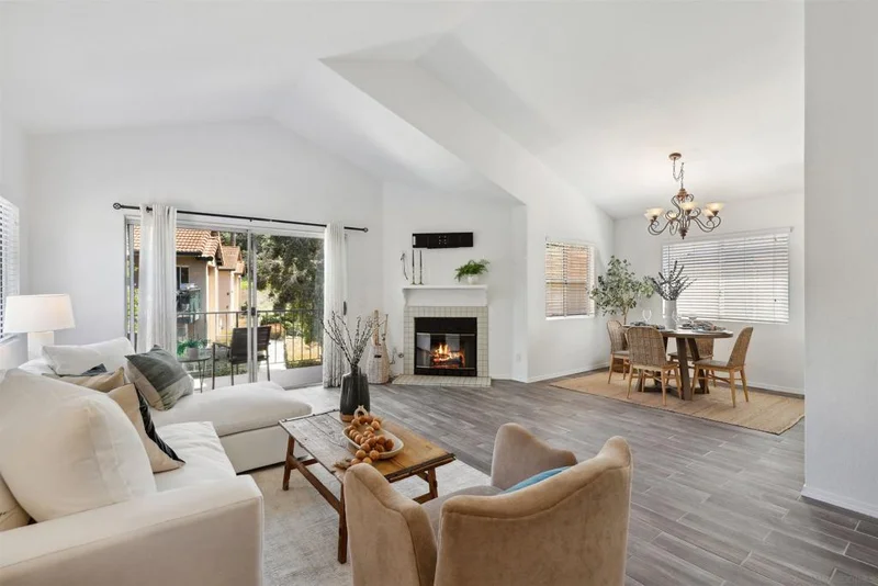 11239 Avenida De Los Lobos G, San Diego, CA 92127
