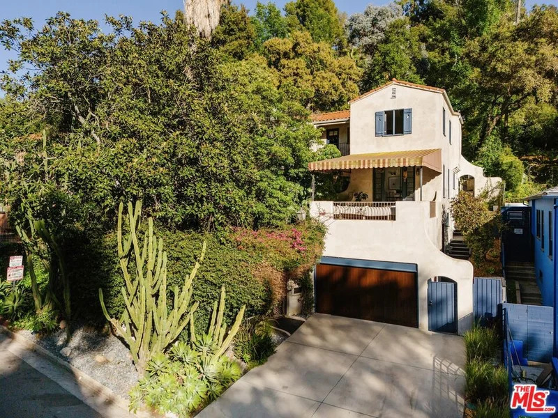 2946 N Beachwood Drive, Los Angeles, CA 90068