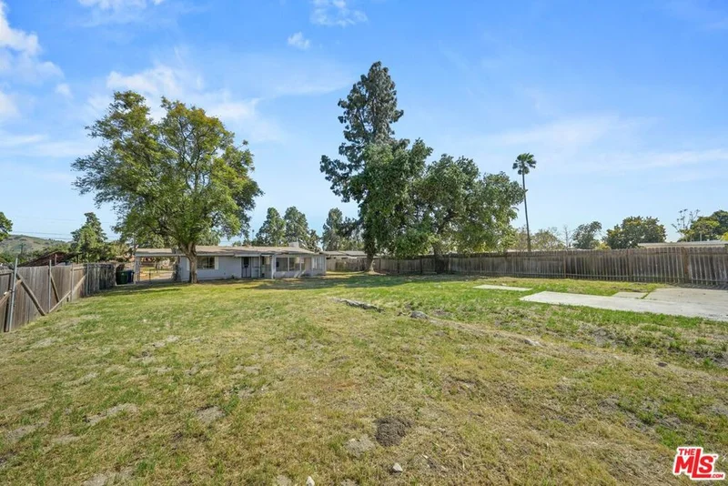 11217 Allegheny Street, Sun Valley, CA 91352