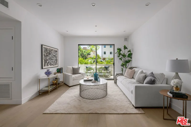 1123 S Shenandoah Street 102, Los Angeles, CA 90035