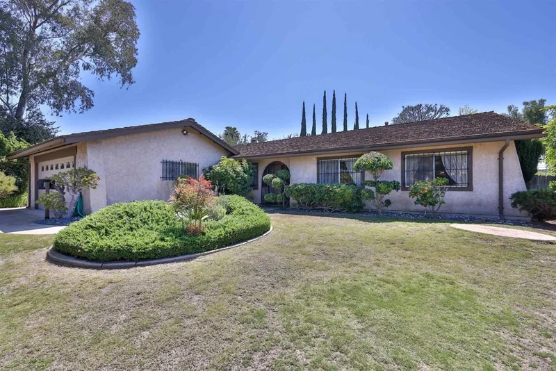 5636 Central Avenue, Bonita, CA 91902