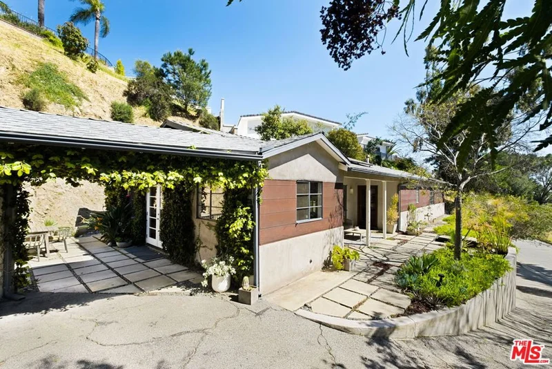 1035 Alcalde Drive, Glendale, CA 91207