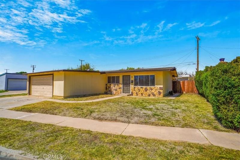 1011 Valiant Street, Lancaster, CA 93534