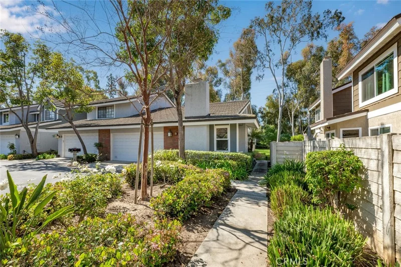 45 Weepingwood 107, Irvine, CA 92614