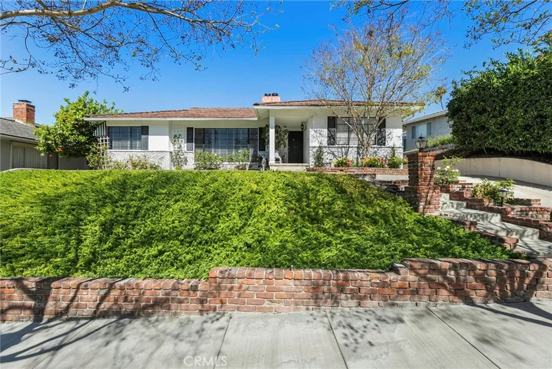 1019 Bethany Road, Burbank, CA 91504