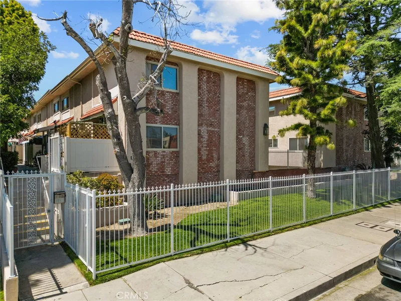 10155 De Soto Avenue 101, Chatsworth, CA 91311