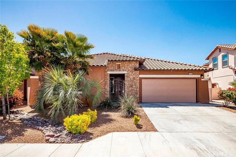4124 W Avenue J7, Lancaster, CA 93536