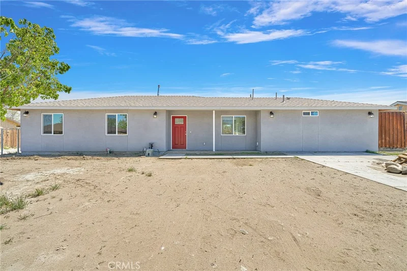 41448 152nd Street E, Lake Los Angeles, CA 93535