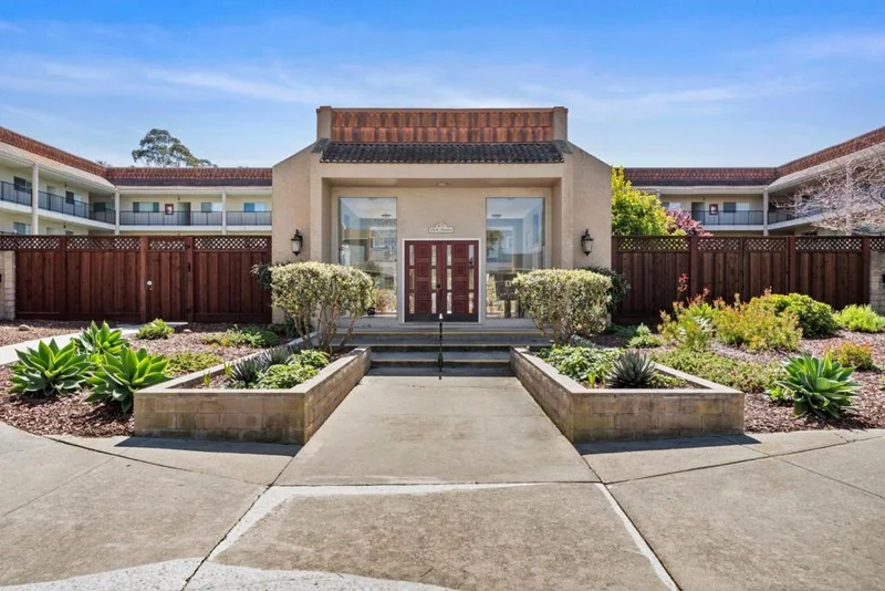 870 Park Avenue 211, Capitola, CA 95010