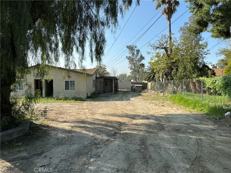 2527 W 3rd Avenue, San Bernardino, CA 92407
