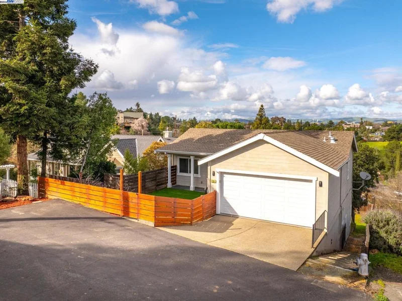 2298 Yale St, Martinez, CA 94553