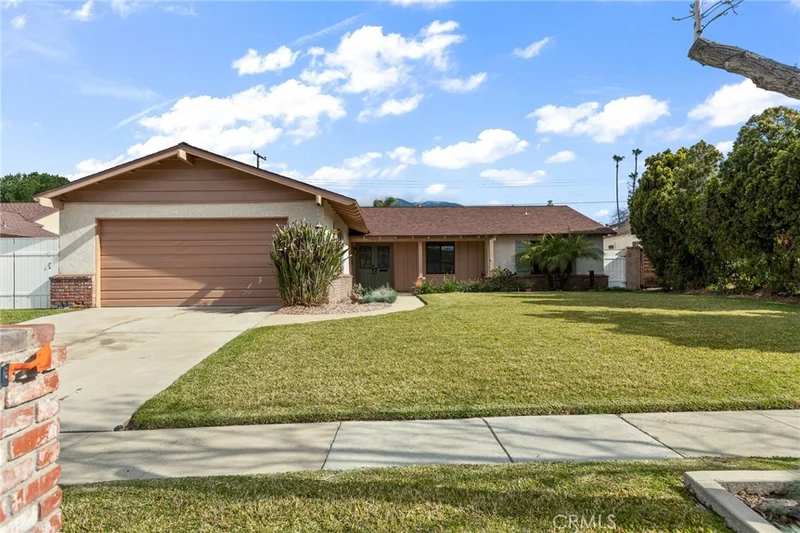 27570 14th, Highland, CA 92346