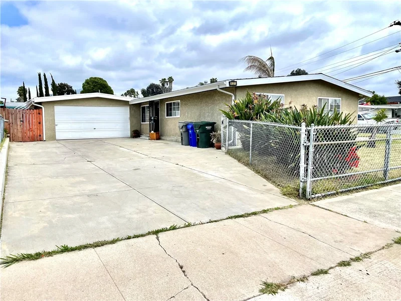 631 Maclay St, Spring Valley, CA 91977
