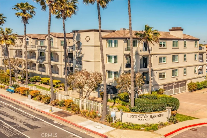 4167 Warner Avenue 101, Huntington Beach, CA 92649