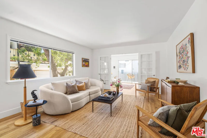 11910 Mayfield Avenue 103, Los Angeles, CA 90049