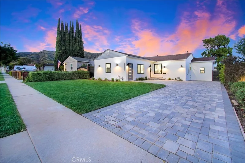 1126 N Dalton Avenue, Azusa, CA 91702