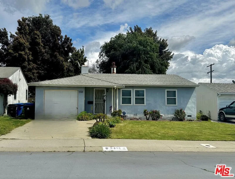 8818 De Haviland Avenue, Los Angeles, CA 90045