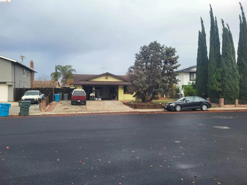 1165 Johnson Ave, Marysville, CA 95901-3517