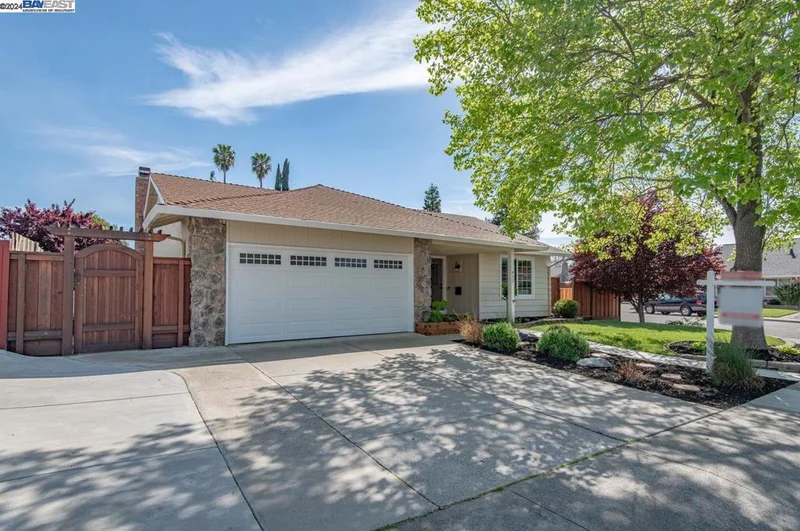 417 Hanover St, Livermore, CA 94551