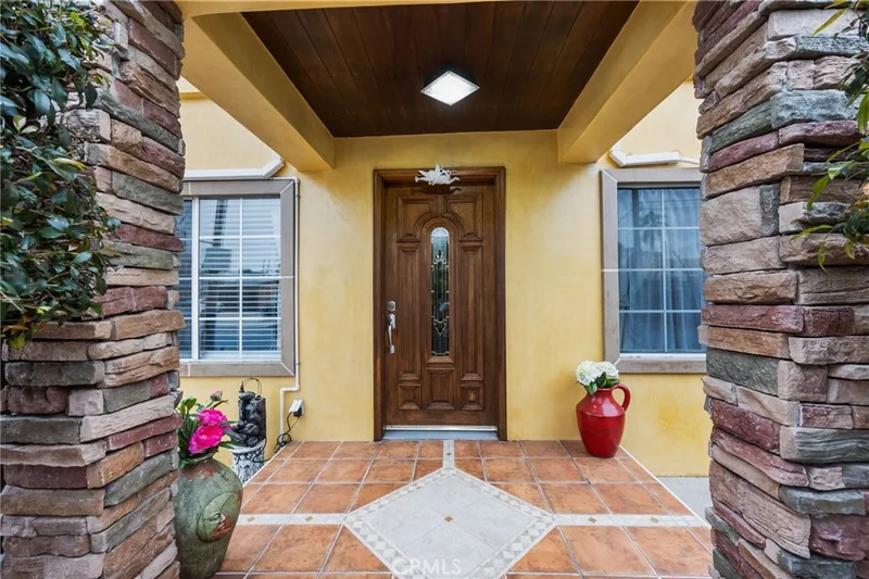 5208 Fountain Avenue, Los Angeles, CA 90029