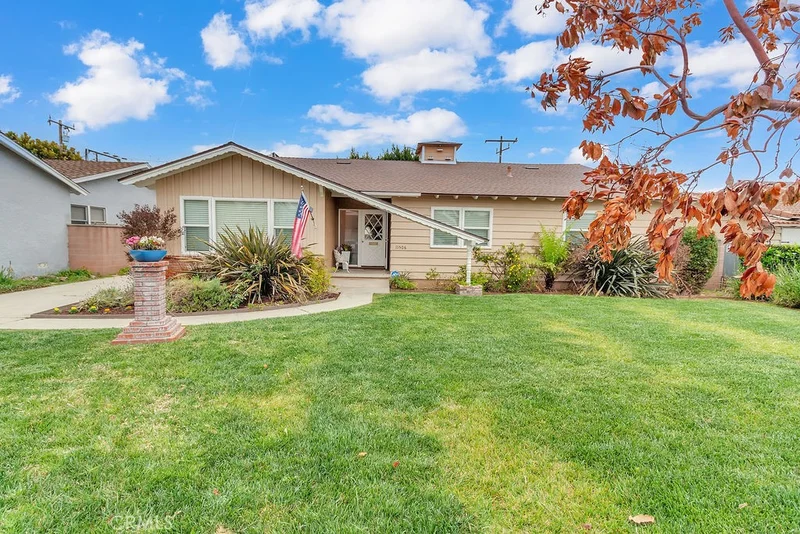 11506 Samoline Avenue, Downey, CA 90241