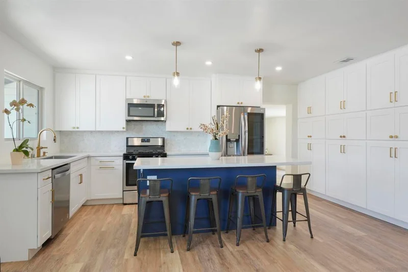 10039 Woodpark Dr., Santee, CA 92071