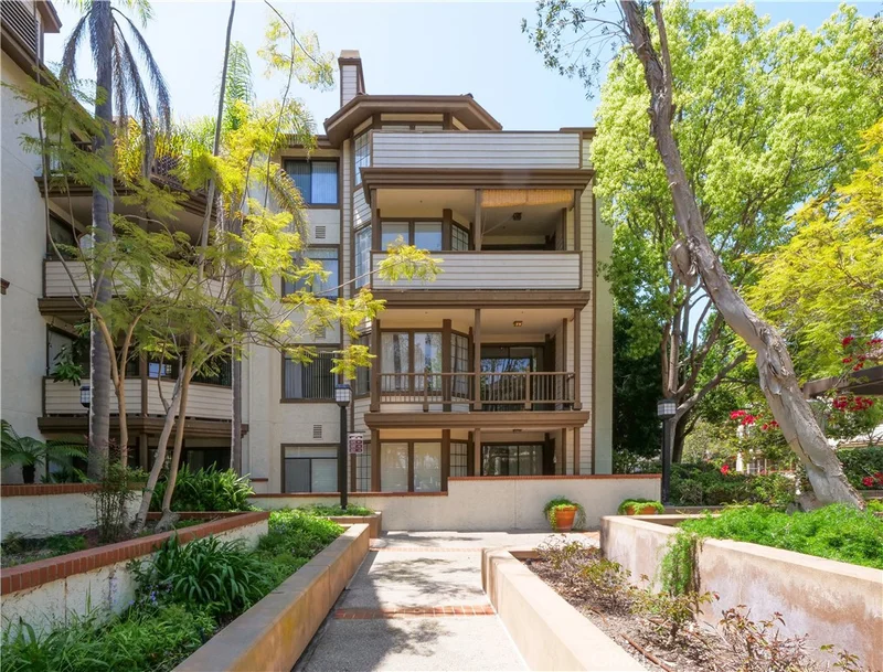 2563 Plaza Del Amo 201, Torrance, CA 90503