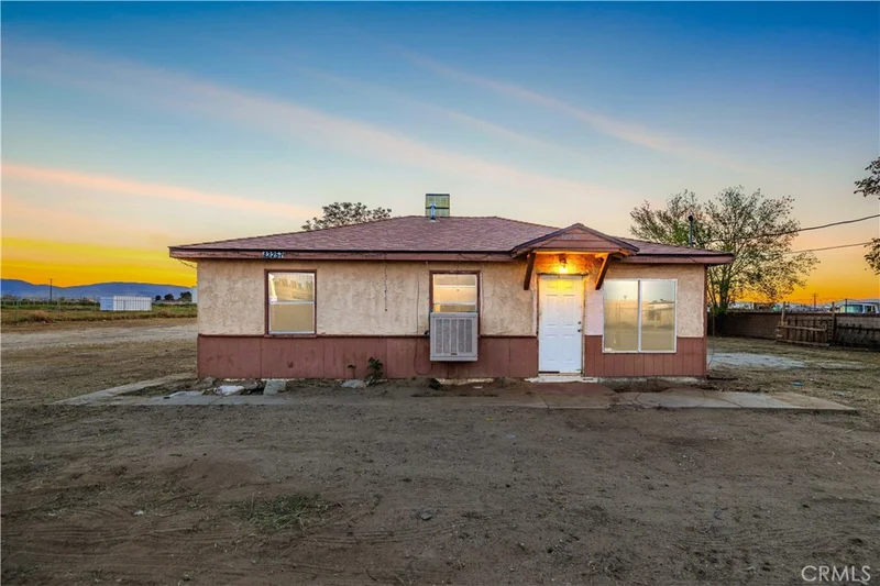 42257 8th Street E, Lancaster, CA 93535