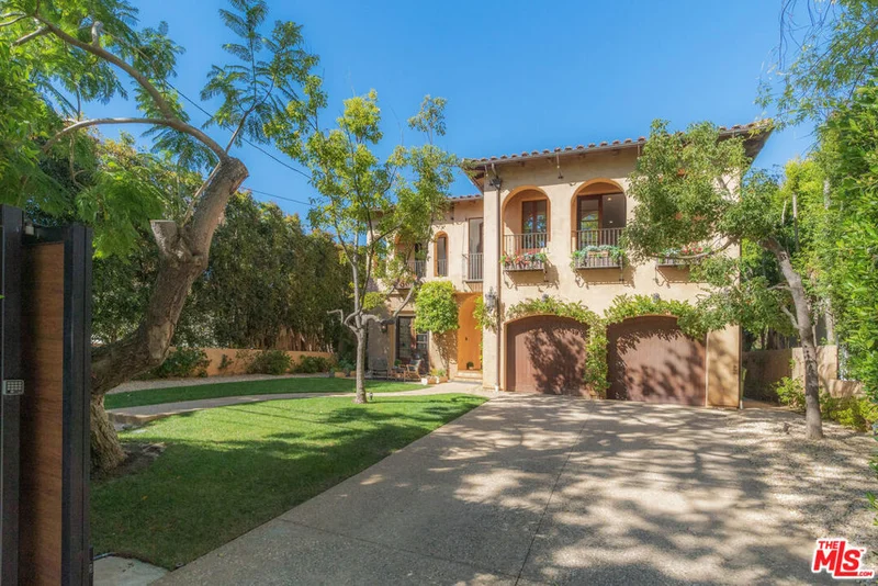 11721 Chenault Street, Los Angeles, CA 90049