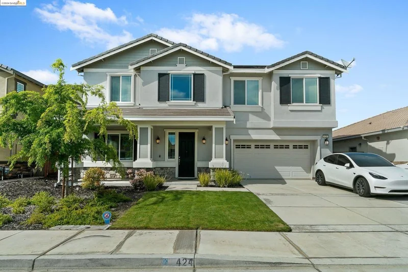 424 Diamond Peak Ln, Oakley, CA 94561