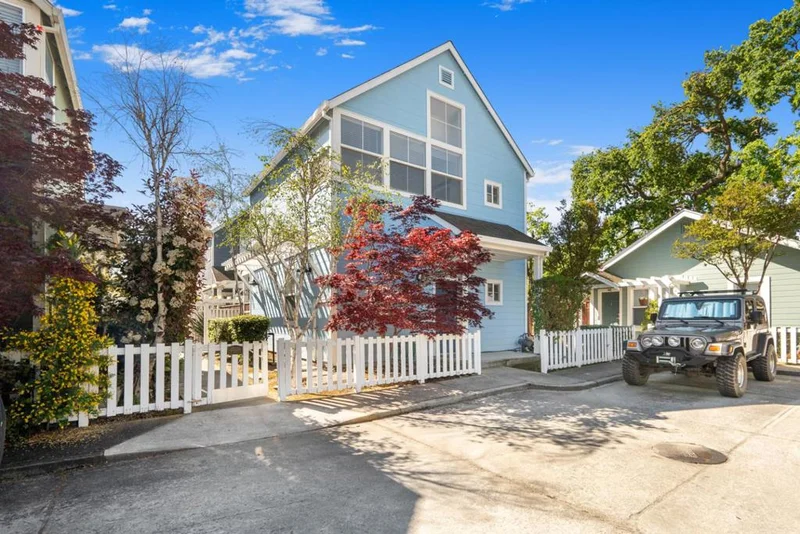 42 W 1st Street, Morgan Hill, CA 95037