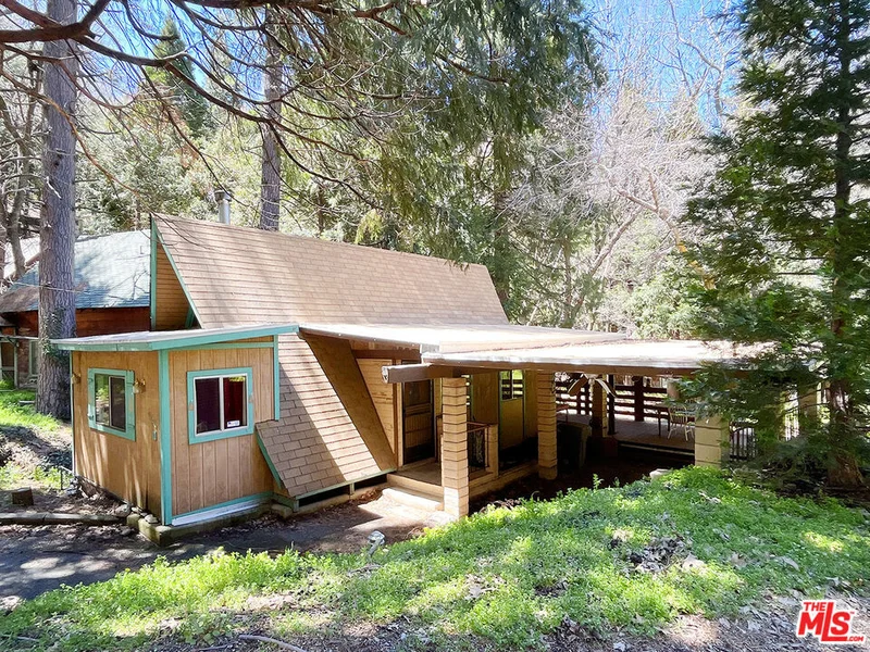 620 Pyramid Drive, Crestline, CA 92325