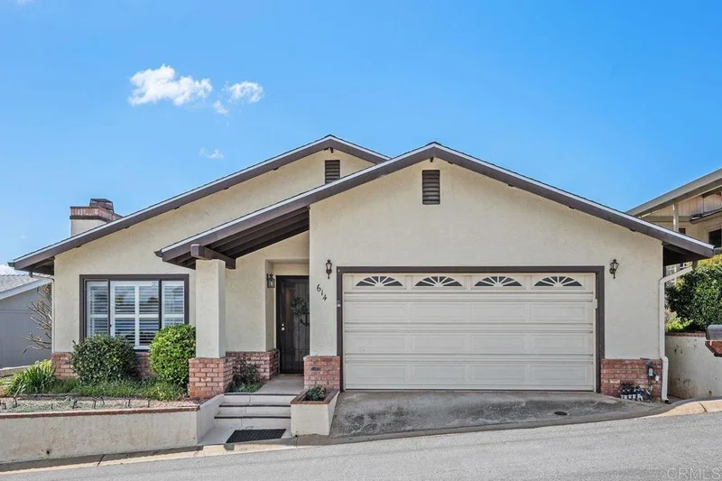 614 Via Bogota, Vista, CA 92081