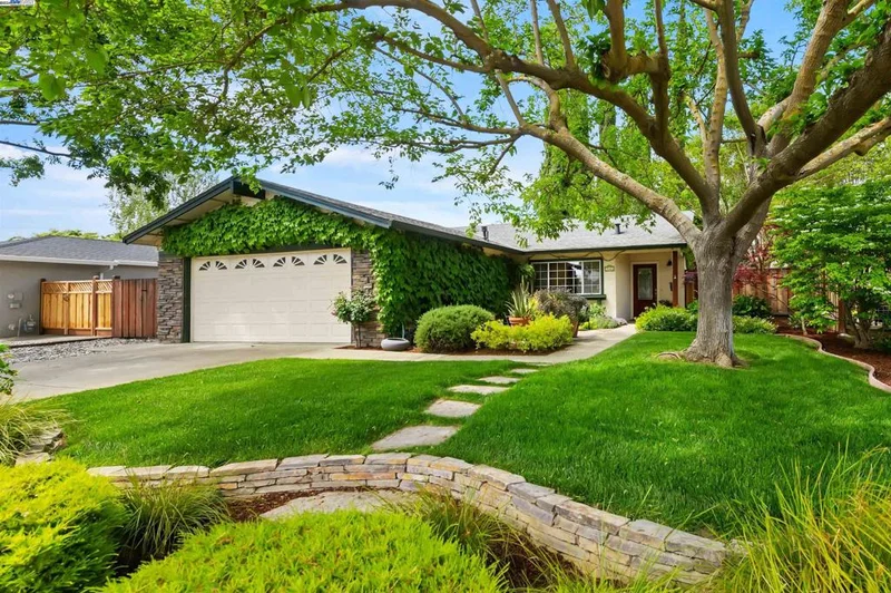 544 Swallow Dr, Livermore, CA 94551